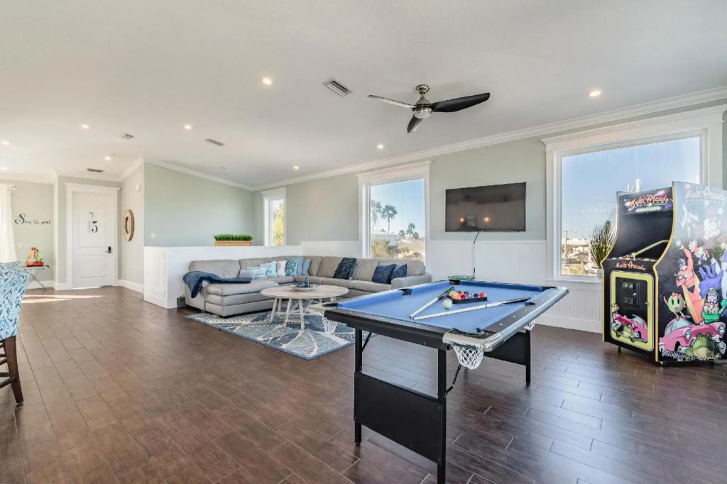 LUXURY VACATION HOME! ADD A GOLF CART