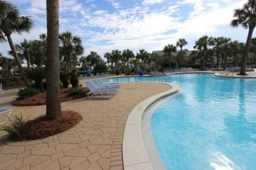 Sterling Shores PH13 - 3 Br home by RedAwning