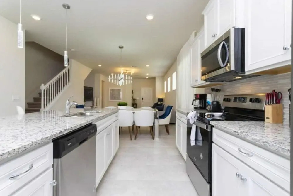 1807 Amazing brand new house