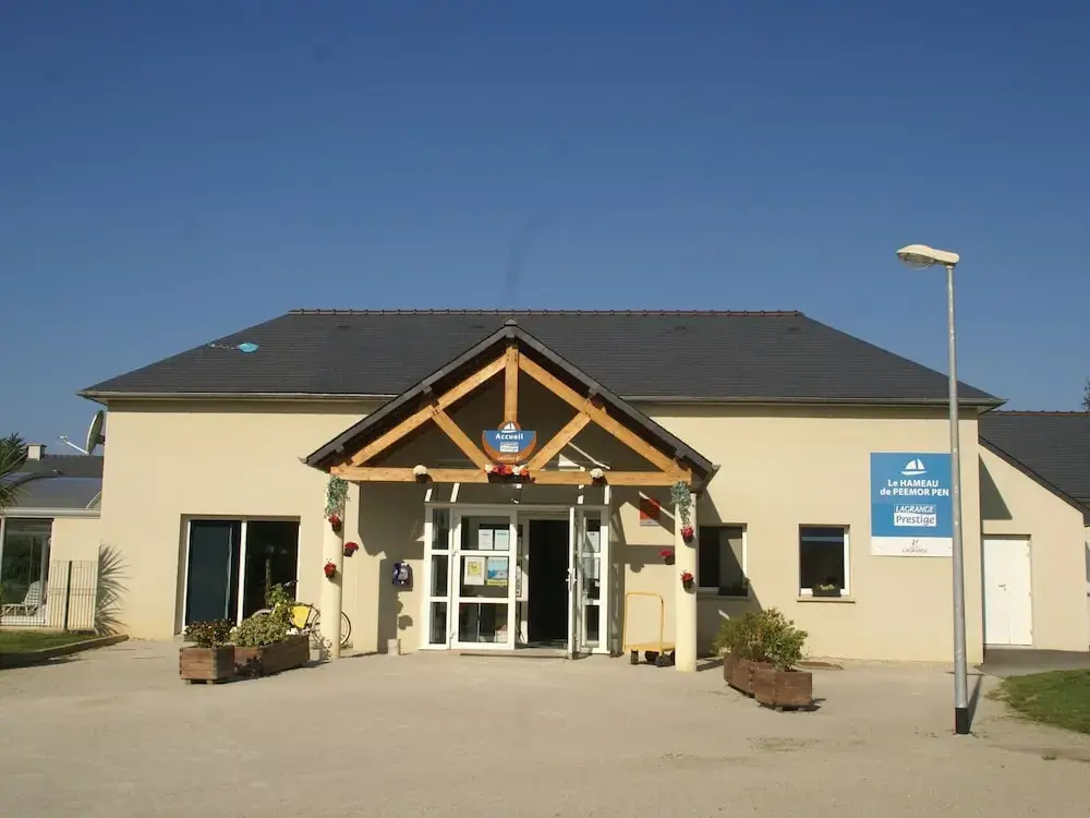 Pleasant Breton Holiday Home Near the bay of Douarnenez