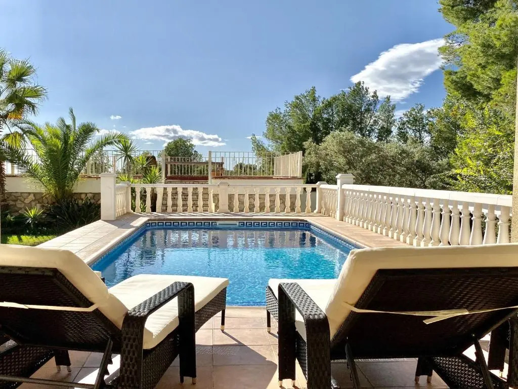 Villa Montserrat 4bedroom with sea and mountain views & air-conditioning & private swimming pool