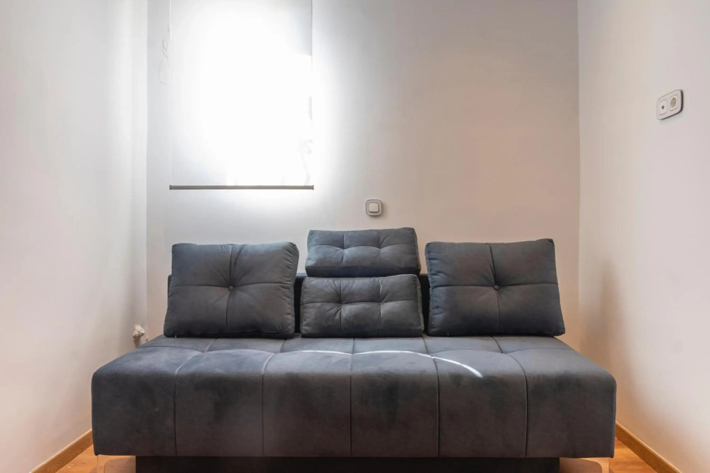 Lovely 2 bedroom rental in excellent location