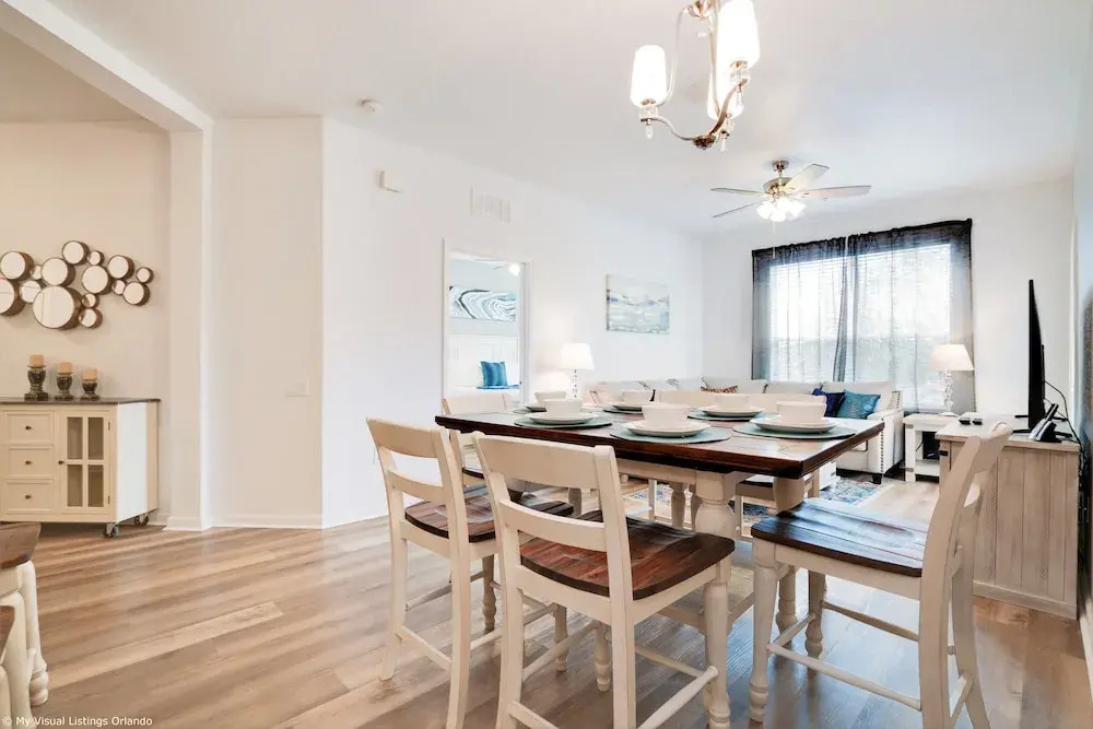 Spacious and Lovely 3BD Unit With Balcony, Close to the Convention Center #3vc309