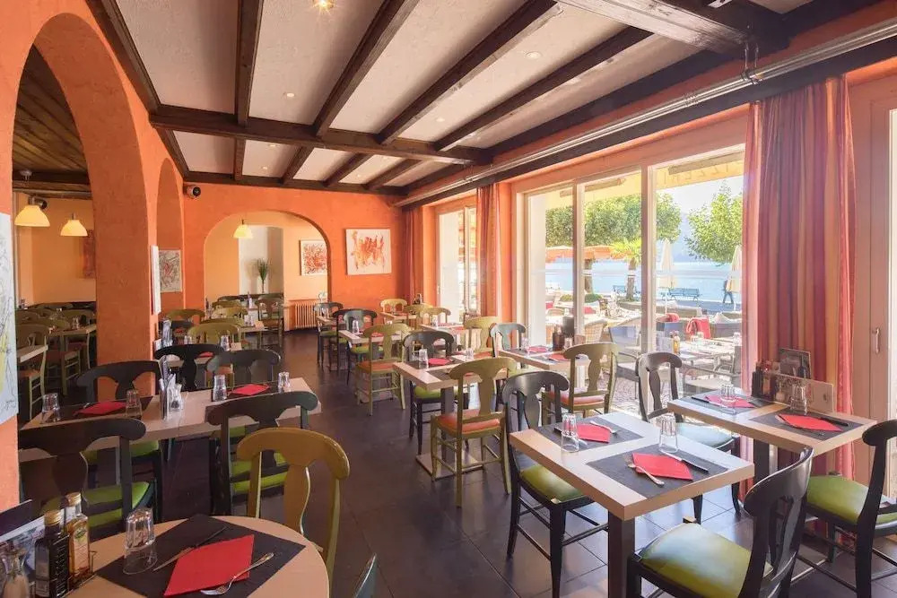 Vista Lakefront Boutique Hotel