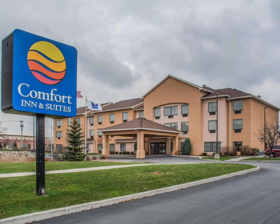 Comfort Inn & Suites Farmington - Victor