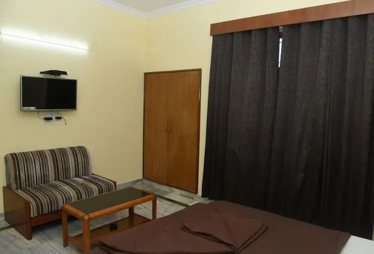 Hotel Wonder Hills,Har ki Pauri Road Haridwar