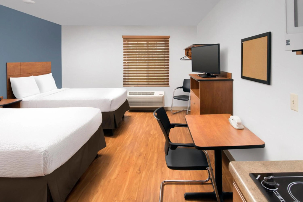 Extended Stay America Select Suites - Cleveland - Airport