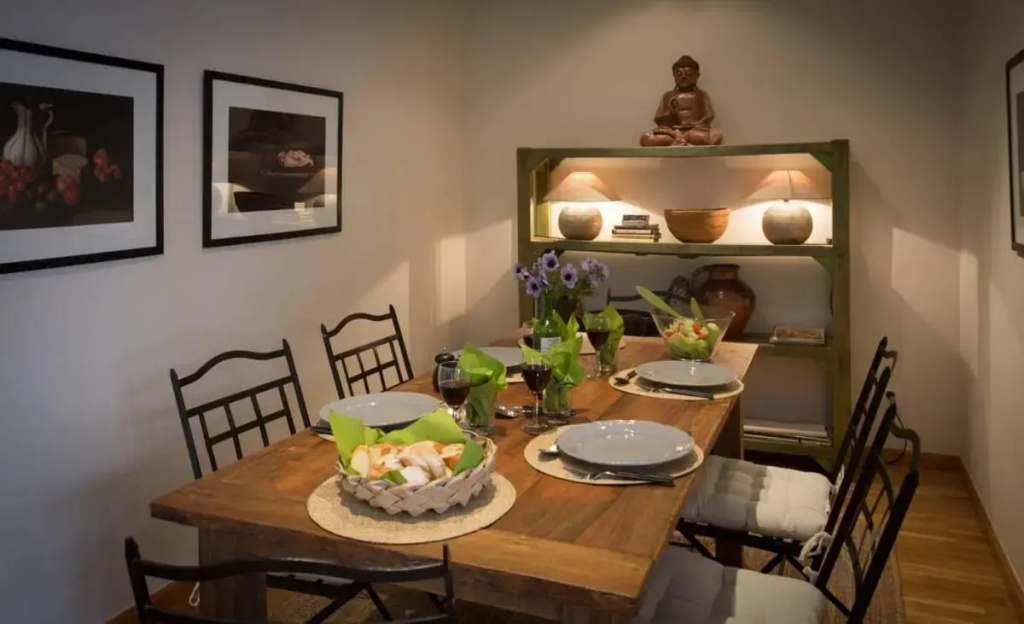 Elegant 3-bedroom Apartment in the Heart of BCN