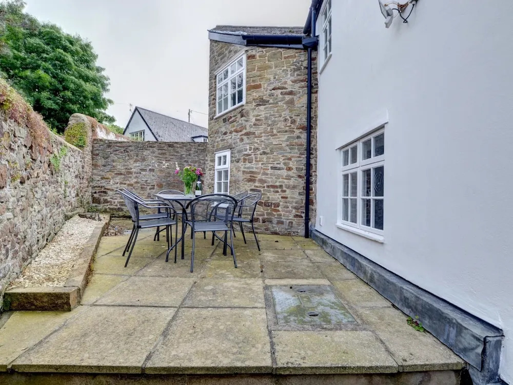 Holiday Home with Spacious Garden near Beach in Instow