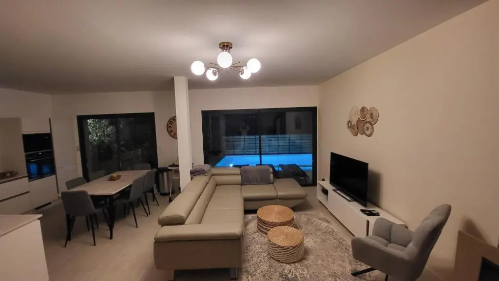 Villa avec piscine privée à 400m de la plage - 4 chambres