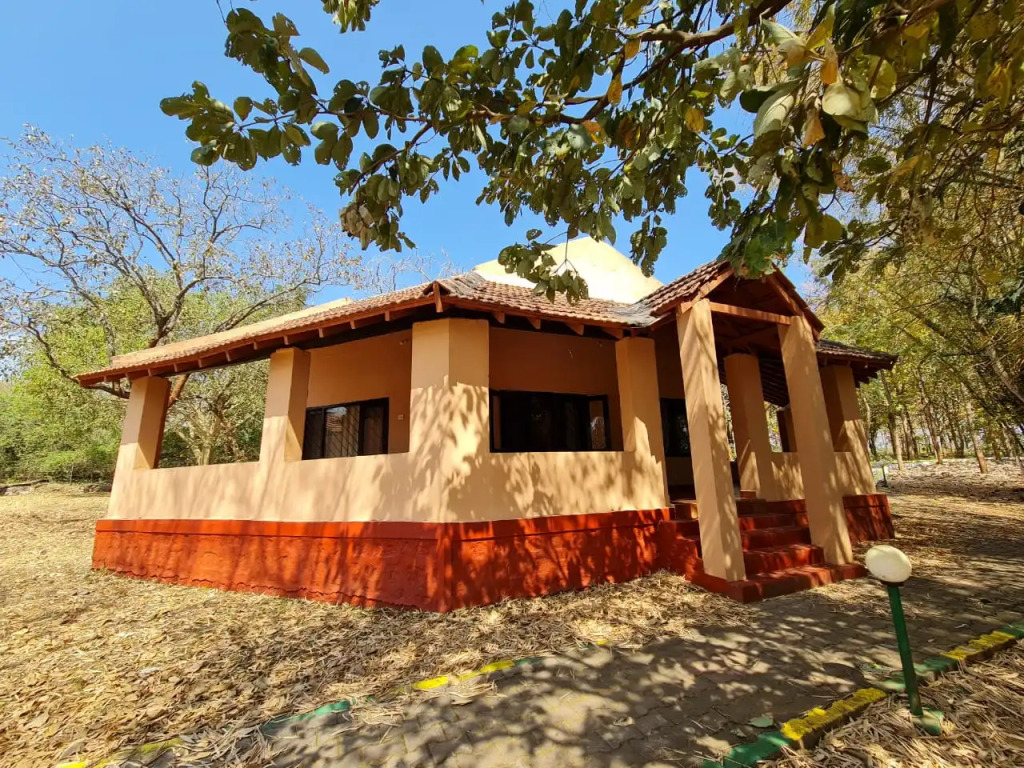 Country Club Wildlife Resort