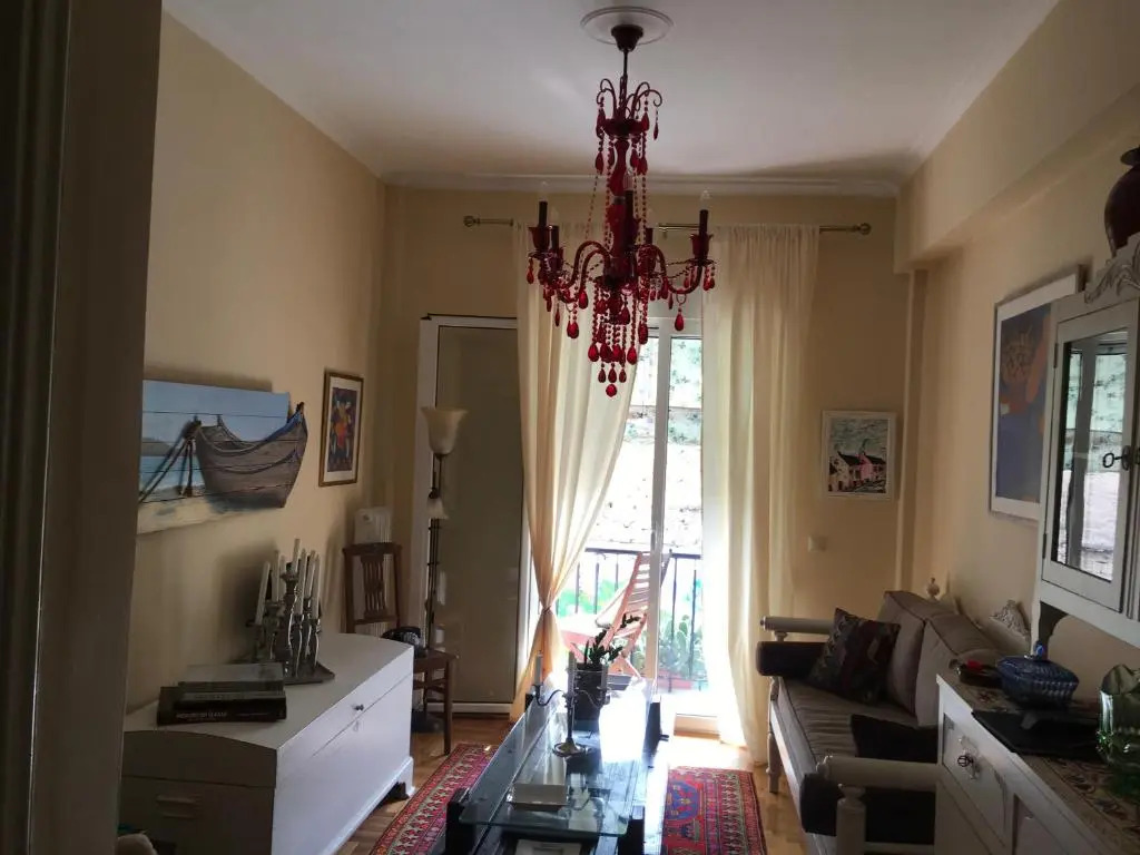 Art island house