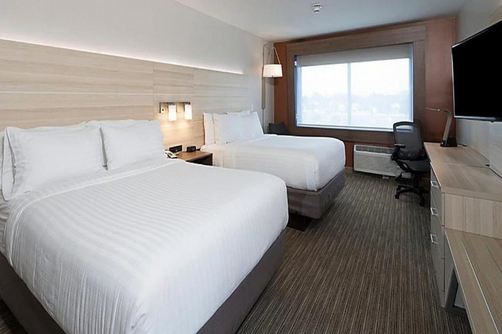 Holiday Inn Express & Suites - Gaylord by IHG