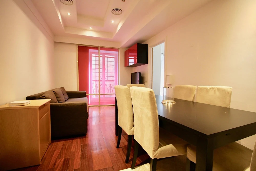 Travel & Stay - Frezza Red
