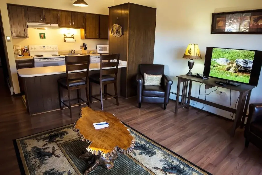 Elkhorn One Bedroom Condo with River View from Deck and Walking Distance to Estes Park - #3262 by RedAwning