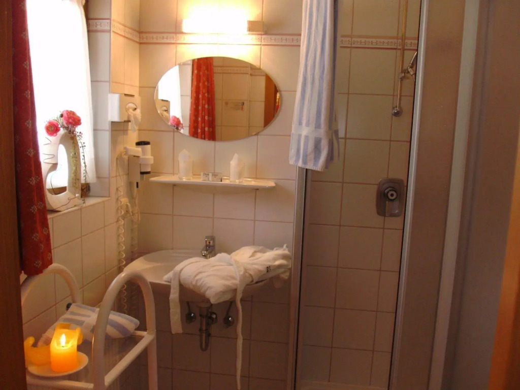 Bauernhofhotel "die Unterbergerin" - Zimmer mit Frühstück und Ferienwohnungen in Gastein mit GRATIS Thermeneintritt
