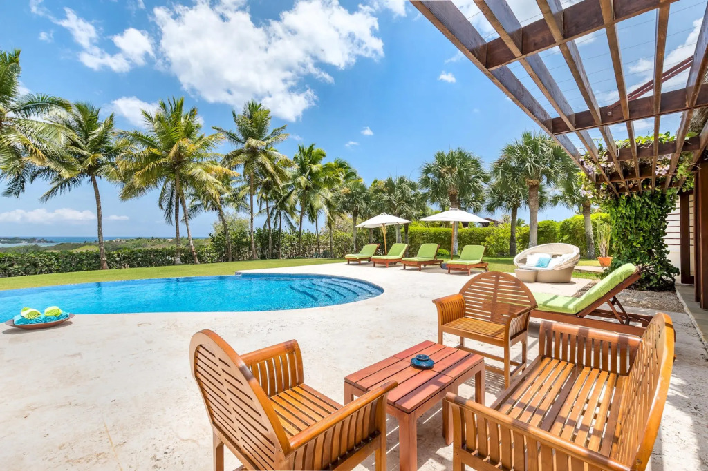 Fantastic villa at Casa de Campo - with ocean/river views, 2 golf carts, chef, maid & butler
