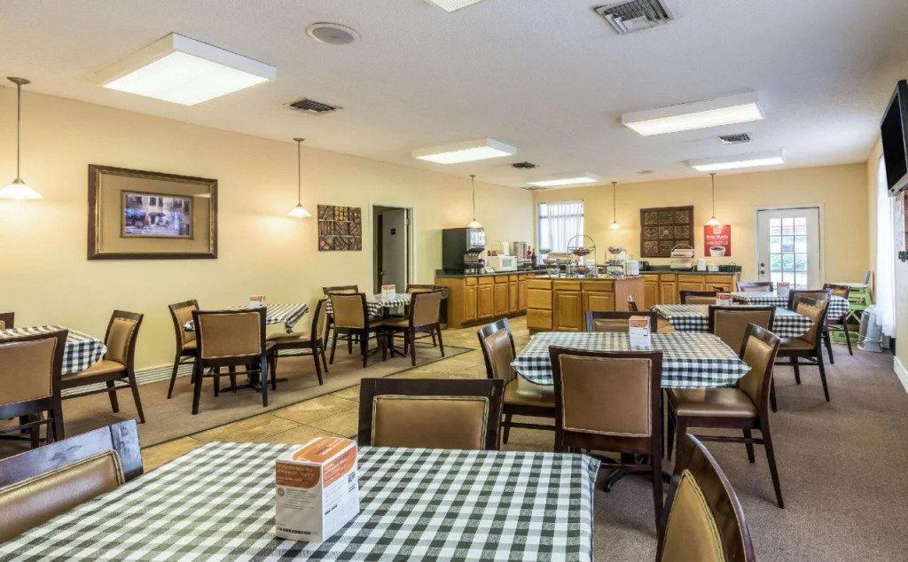 Econo Lodge Columbus near Airport