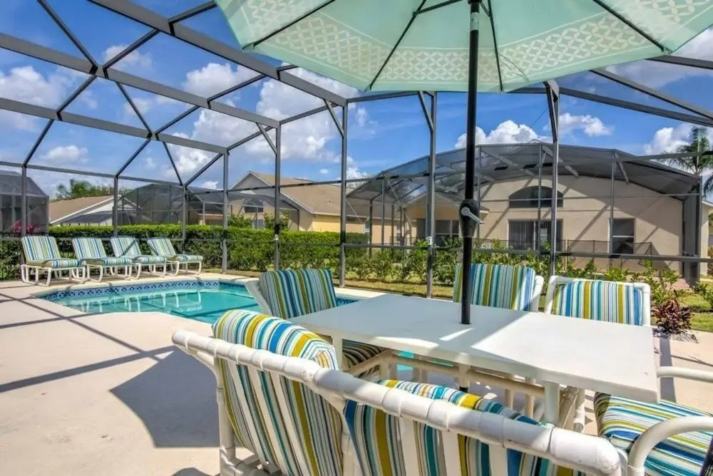 Large Pool With Game Room! 5 Bedroom Home by RedAwning