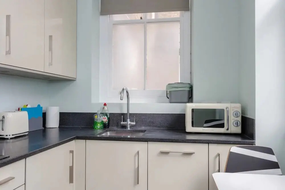 Chic, Newly Renovated Studio Apartment in Angel