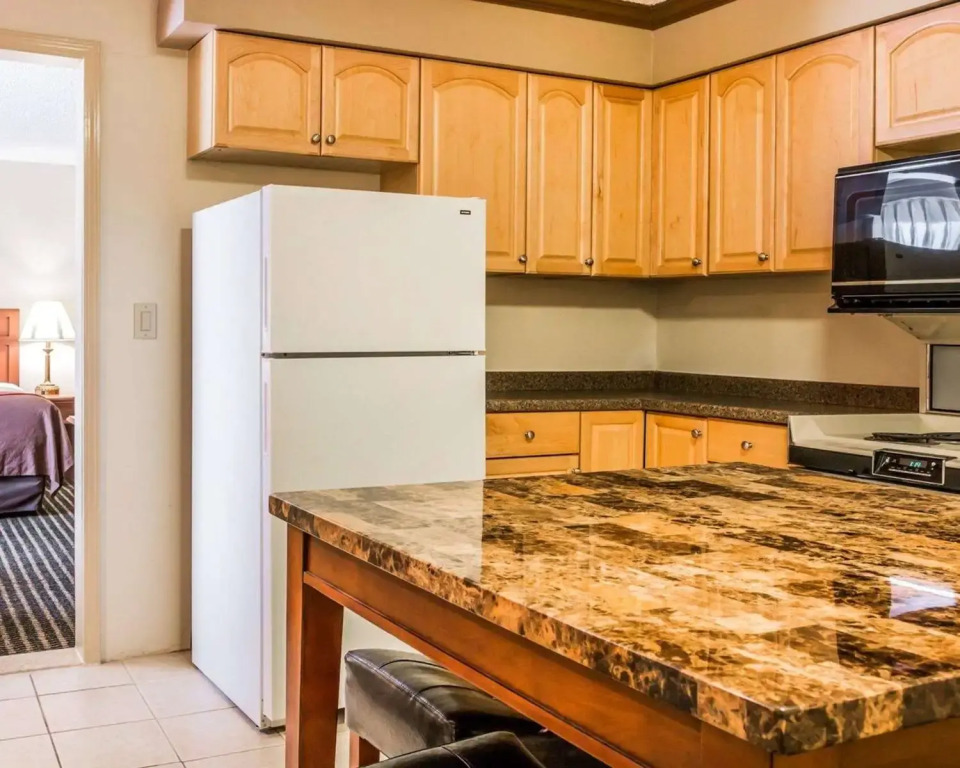 Wingate by Wyndham Utica