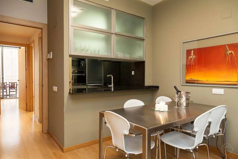 Sagrada Familia Area Pool Apartments