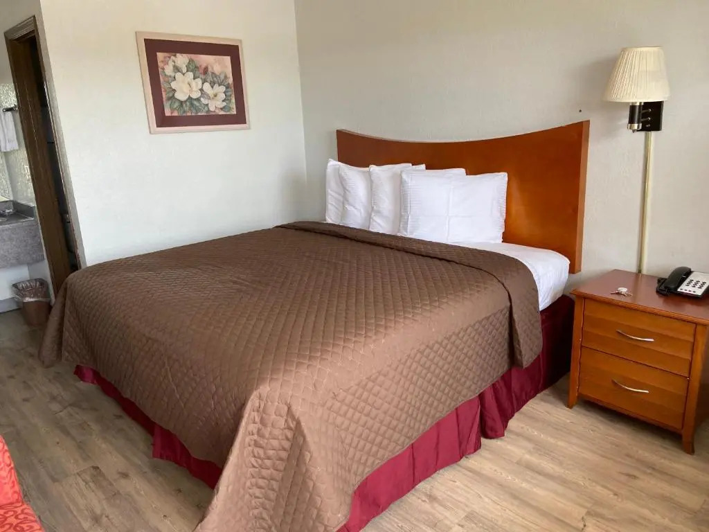 Colonial Inn