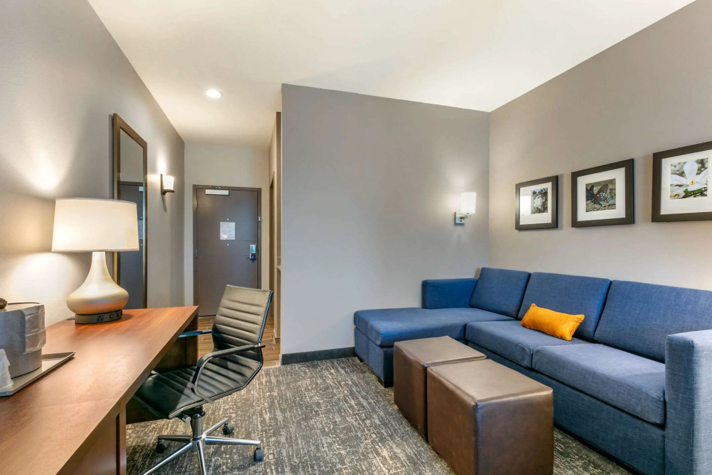 Comfort Suites North Tupelo