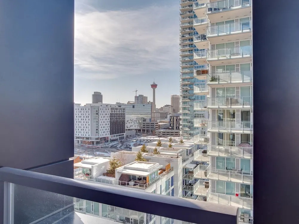 Sweeping Views Luxury 2BR Suite