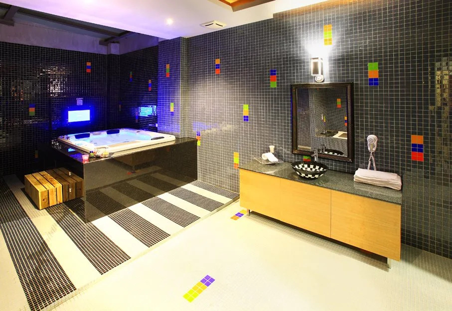 8th Platform Motel