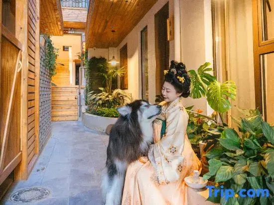 Gulou Li Homestay Luoyi Ancient City Lijingmen Cross Street Branch