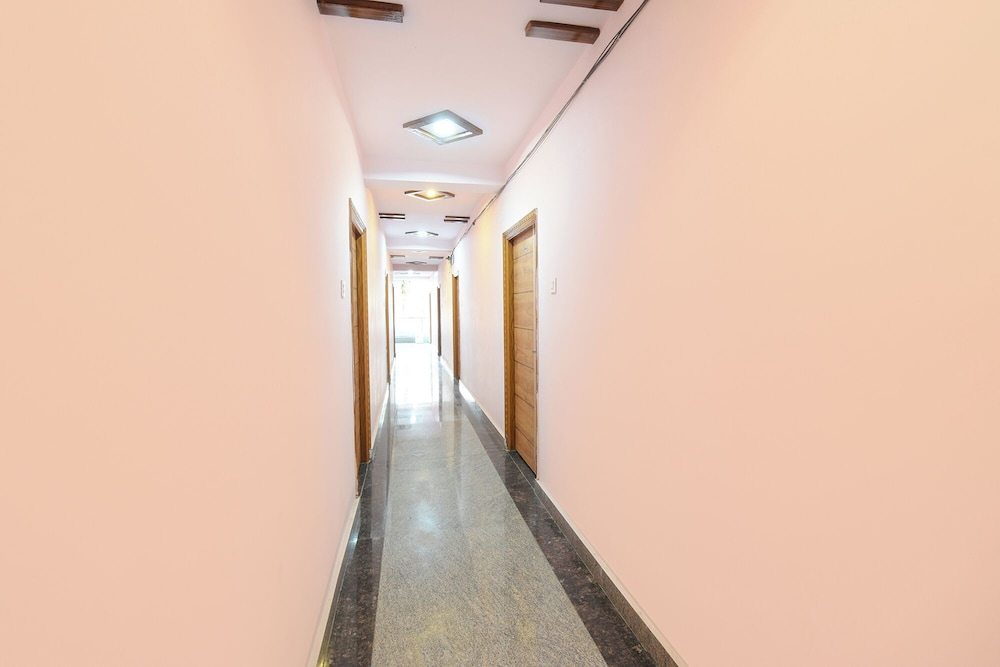 Fabhotel Anoos