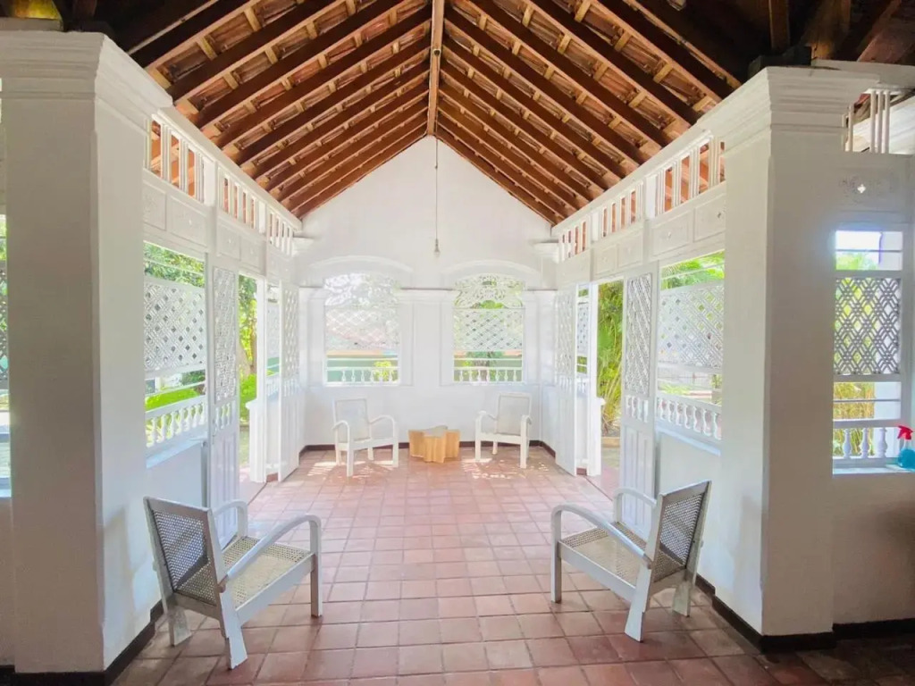 Colonial Bungalow