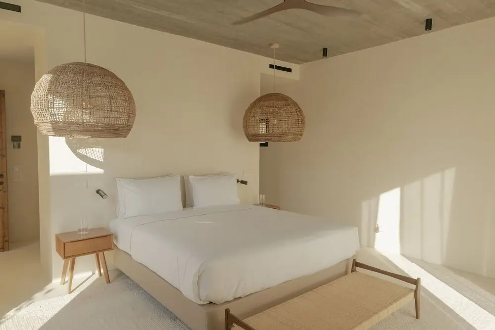 CL M Villa Retreat by Cadenzalux