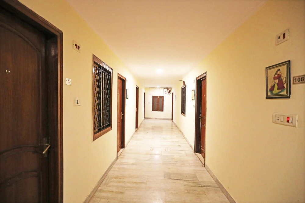 OYO 10750 Hotel Vivek