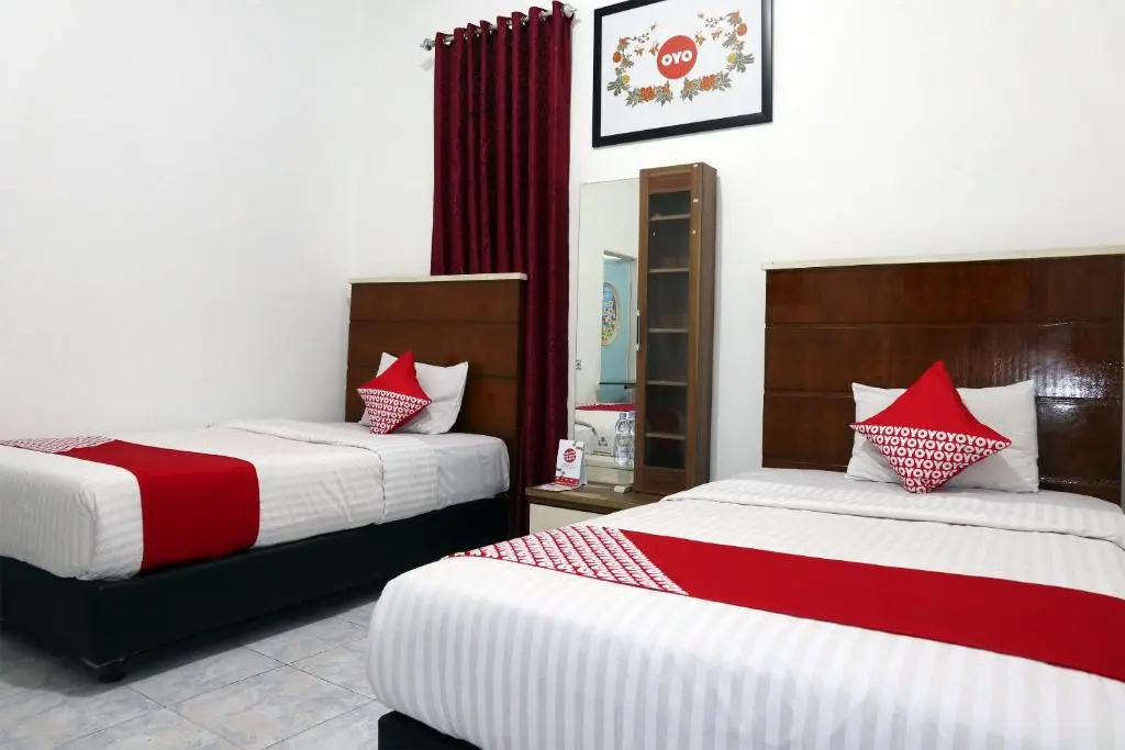 OYO 956 Penginapan Eby