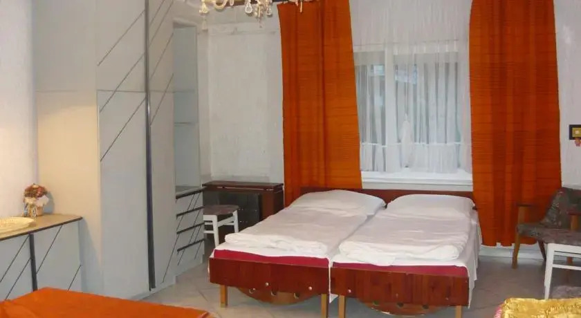 Youth Hostel Villa Benjamin - Siófok