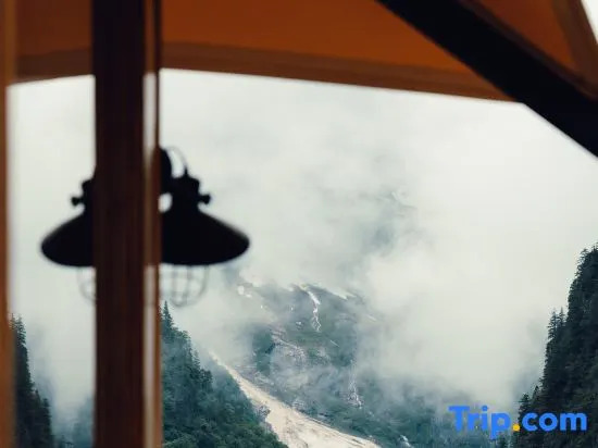 Yubeng Snow Mountain Nuoye Luxury Tent