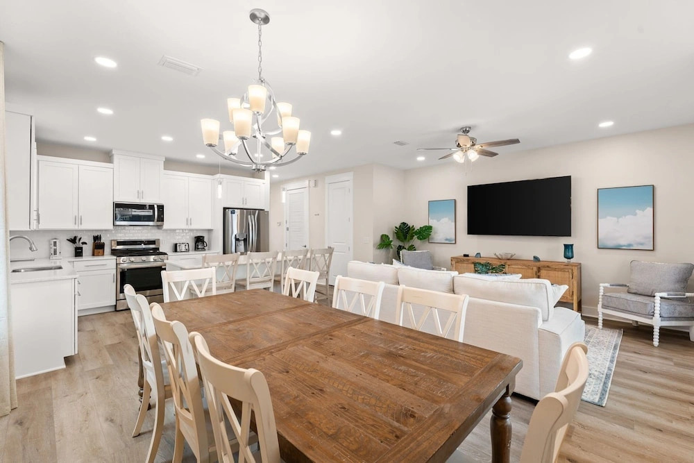 Horizon Dreams by Southern Vacation Rentals