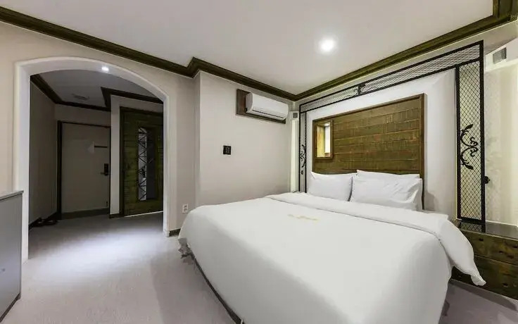 Cheongju Beukmeunro Toronto Hotel