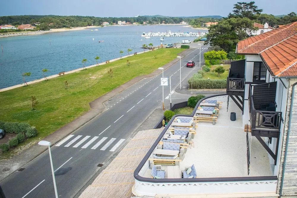 Single Fin Hotel & Lodge