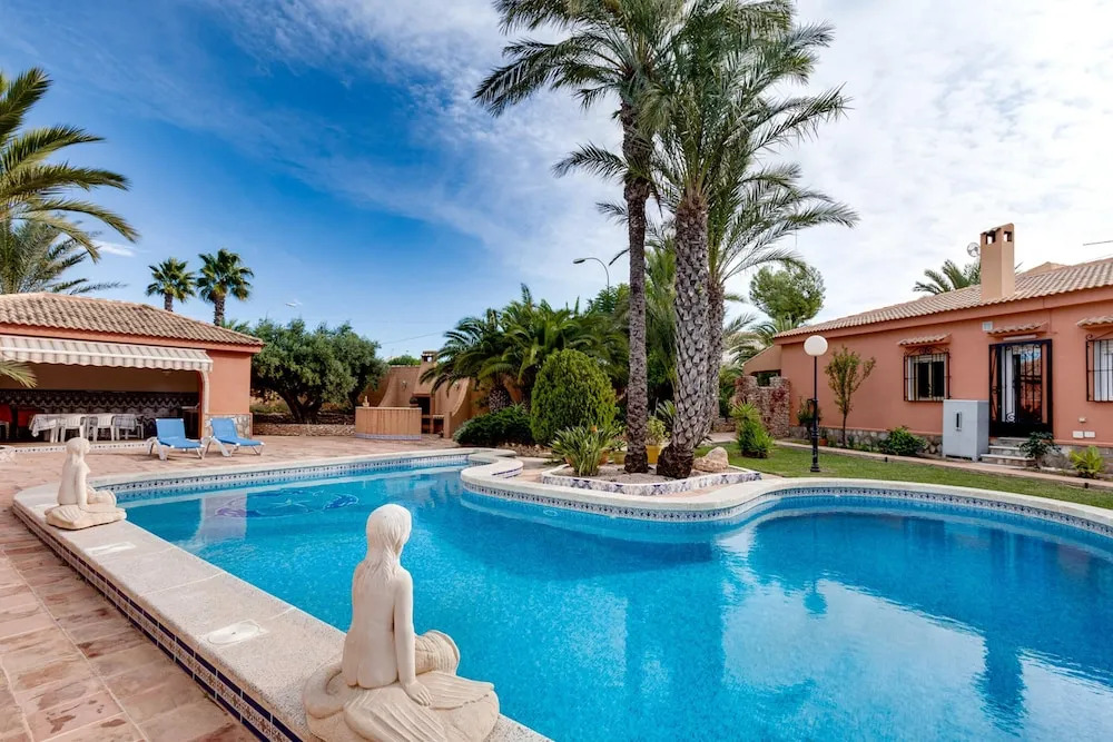 Charming Villa in Torrevieja with Private Pool