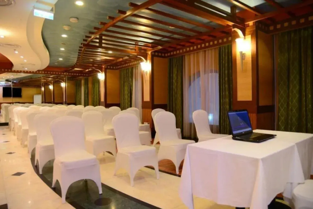 Al Muna Kareem Hotel- EX LEADER