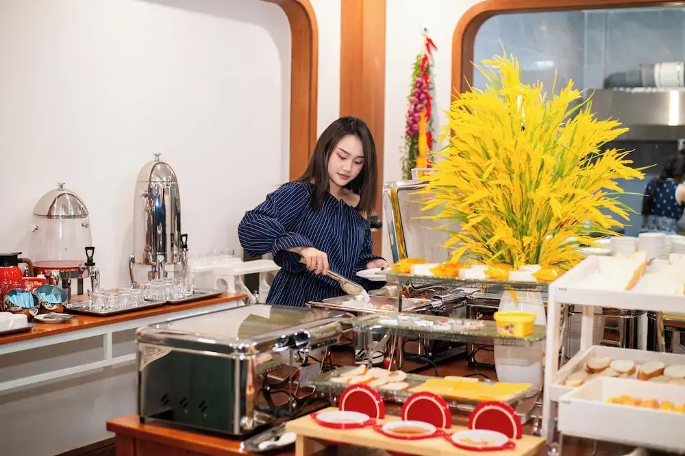 Khách sạn Việt Trung