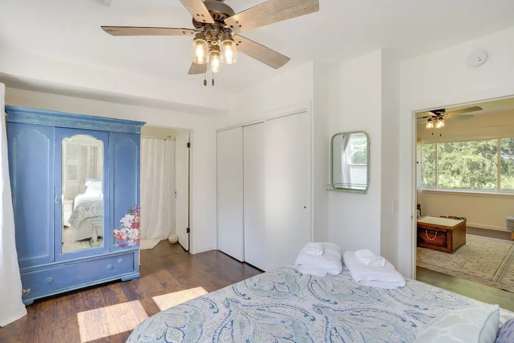 South Haven Farmhouse w/ Fire Pit, 4 Mi to Beach