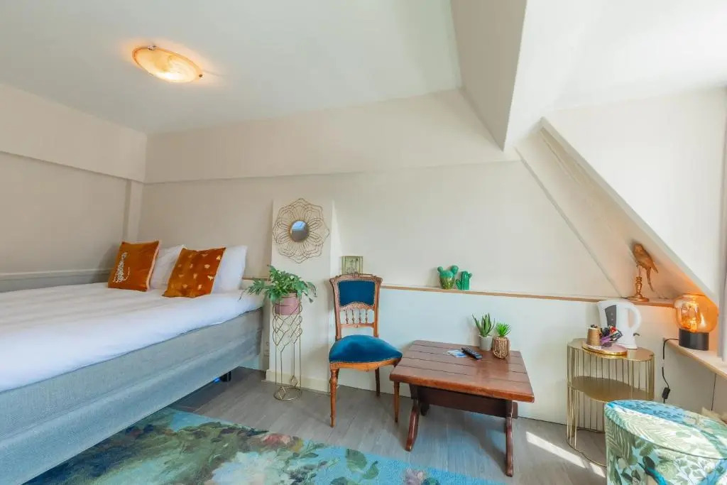 LOT Hotel
