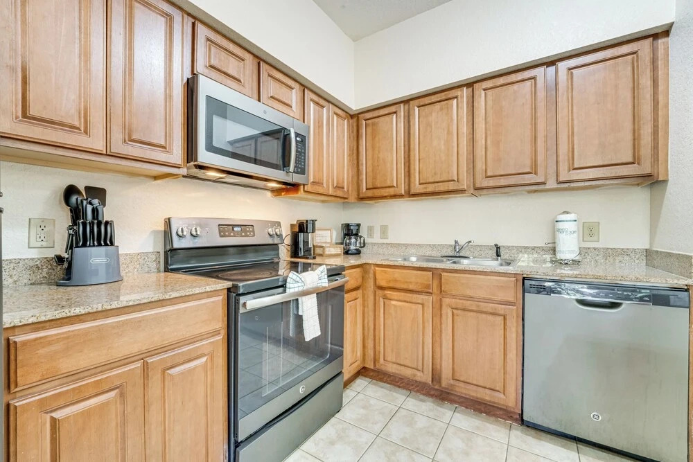 Floridays Resort Condo 11 Mi to Walt Disney World!