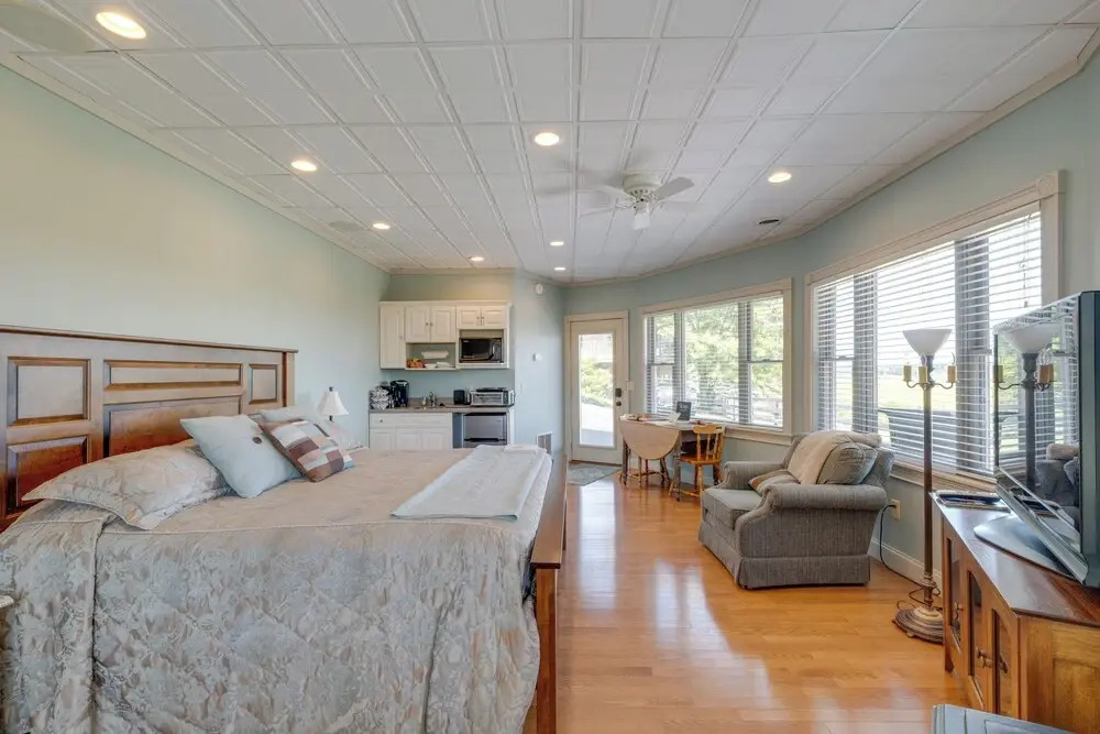 4 Mi to German Village: Studio w/ Hot Tub