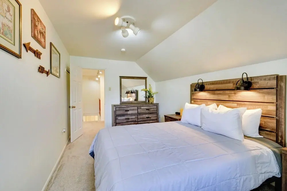 Central Duplex w/ Patio ~ Half-mi to Fairmont Park