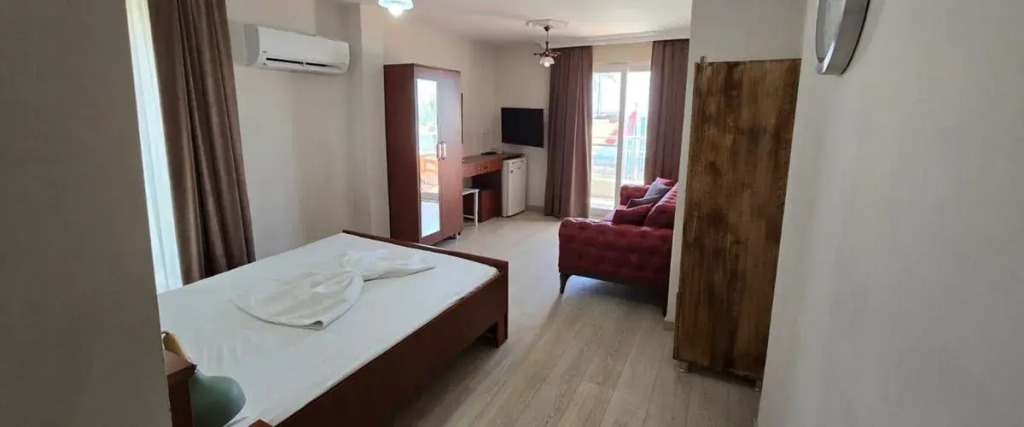 Zeus Hotel